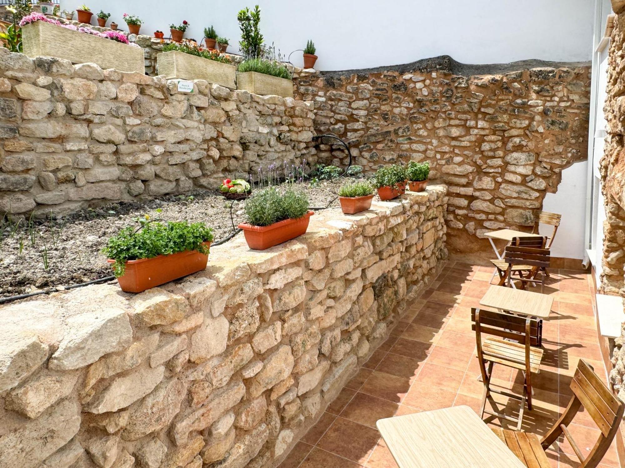 El Jardin De Castillo - Calma Y Slow Life Castillo de Locubin Bagian luar foto